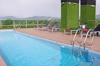 Doubletree By Hilton Hotel Girona