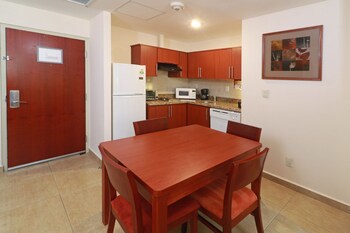 Staybridge Suites Queretaro, An Ihg Hotel
