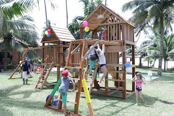 Coconut Grove Beach Resort