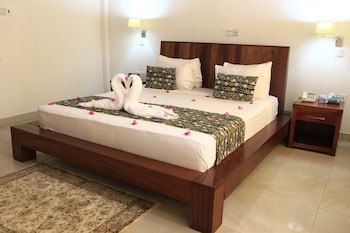 Coconut Grove Beach Resort