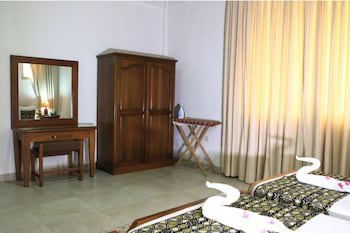 Coconut Grove Beach Resort