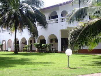 Coconut Grove Beach Resort