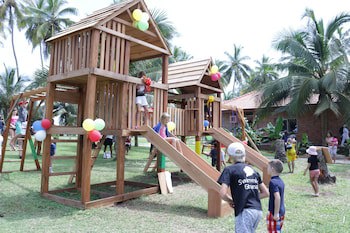 Coconut Grove Beach Resort