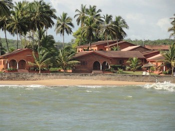 Coconut Grove Beach Resort