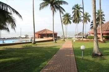 Coconut Grove Beach Resort