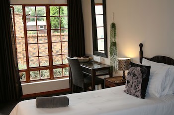 Aero Guest Lodge