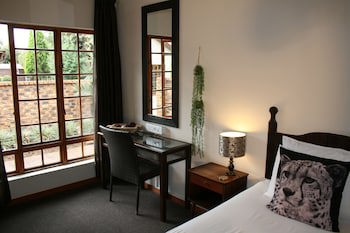 Aero Guest Lodge