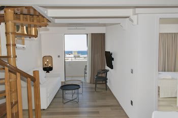 Elina Hotel Apartments