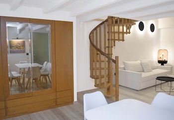 Elina Hotel Apartments