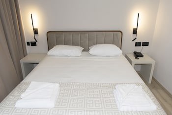 Elina Hotel Apartments