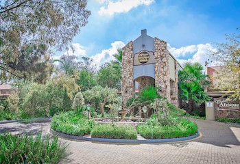Afrique Boutique Hotel Oliver Tambo