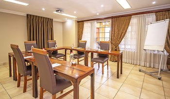 Afrique Boutique Hotel Oliver Tambo