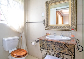 Afrique Boutique Hotel Oliver Tambo