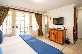 Afrique Boutique Hotel Oliver Tambo