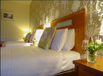 Raheen Woods Hotel