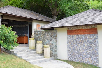 Cocotinos Sekotong, A Boutique Beach Resort & Spa
