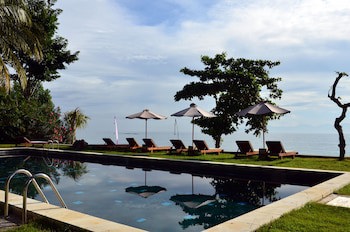 Cocotinos Sekotong, A Boutique Beach Resort & Spa