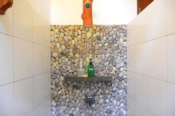 Cocotinos Sekotong, A Boutique Beach Resort & Spa