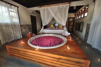 Cocotinos Sekotong, A Boutique Beach Resort & Spa