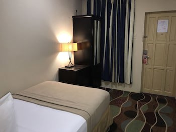 Airport Suites Hotel