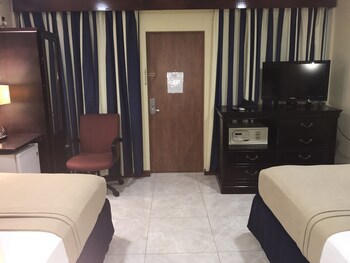 Airport Suites Hotel