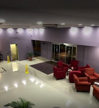 Airport Suites Hotel