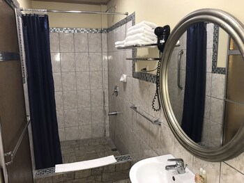 Airport Suites Hotel