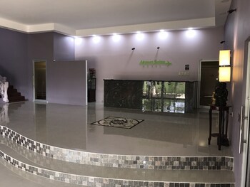 Airport Suites Hotel