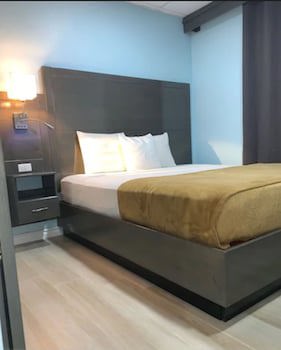 Airport Suites Hotel