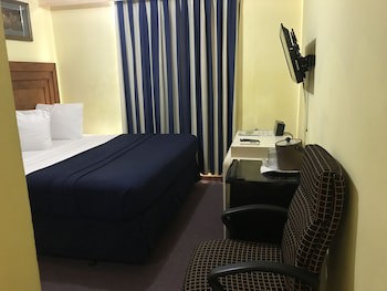 Airport Suites Hotel