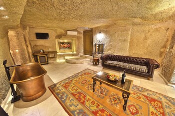 Divan Cave House