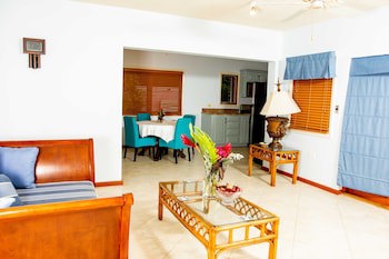 The Villas At Sunset Lane - Adults Only