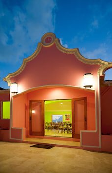 The Villas At Sunset Lane - Adults Only