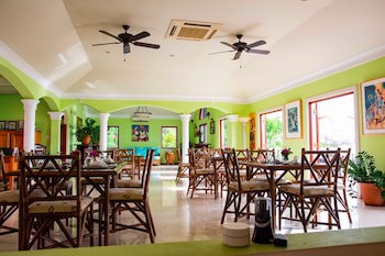 The Villas At Sunset Lane - Adults Only