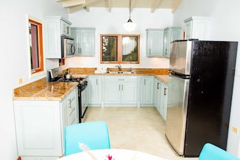 The Villas At Sunset Lane - Adults Only