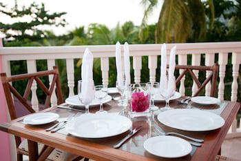 The Villas At Sunset Lane - Adults Only