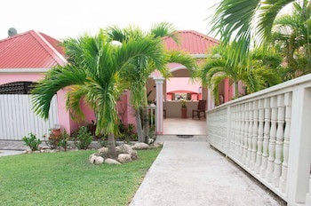 The Villas At Sunset Lane - Adults Only