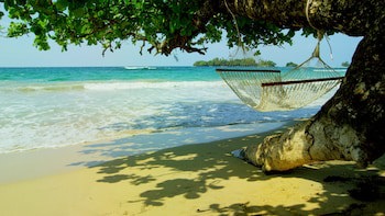 Red Frog Beach Island Resort