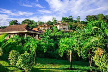 Red Frog Beach Island Resort