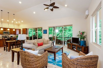 Red Frog Beach Island Resort