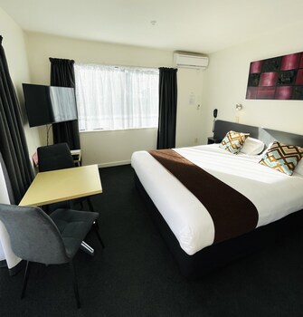 298 Westside Motor Lodge