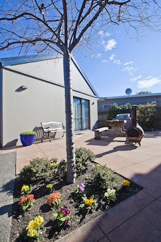 298 Westside Motor Lodge