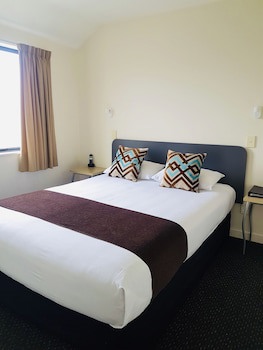 298 Westside Motor Lodge