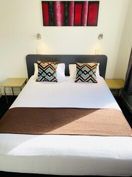 298 Westside Motor Lodge