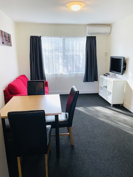 298 Westside Motor Lodge
