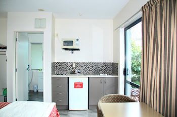 298 Westside Motor Lodge