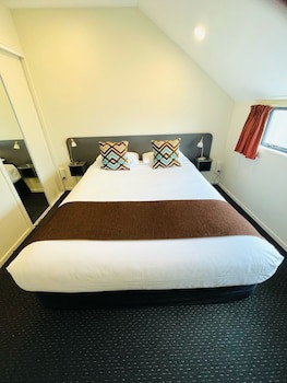 298 Westside Motor Lodge