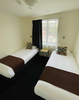 298 Westside Motor Lodge