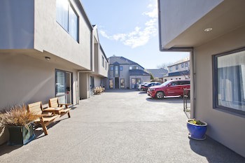 298 Westside Motor Lodge