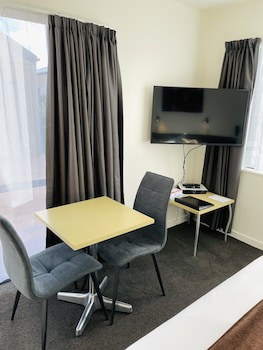298 Westside Motor Lodge